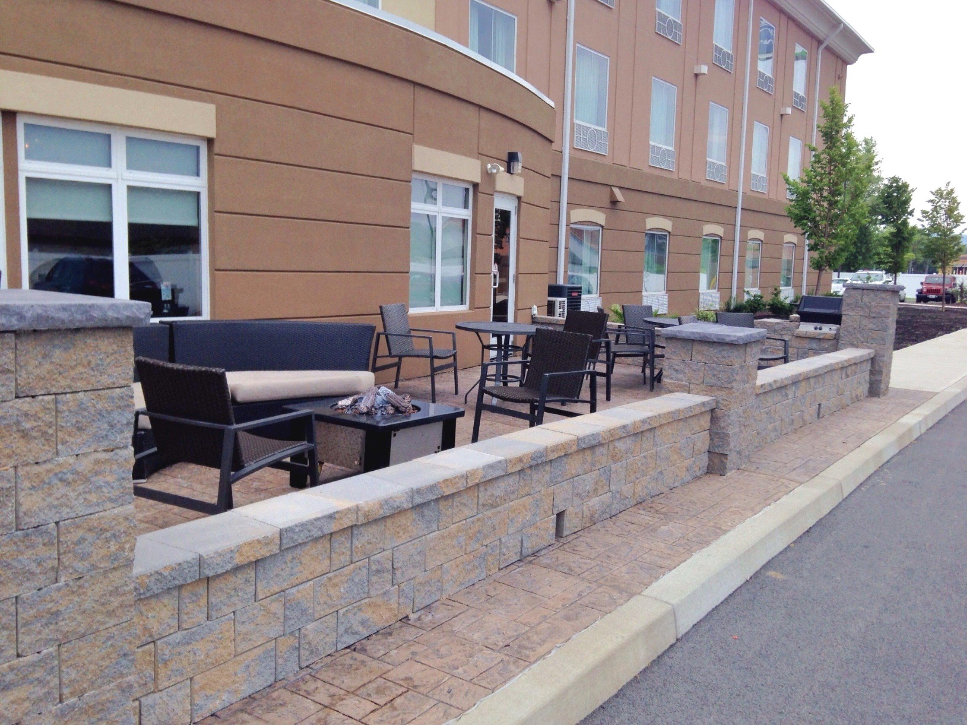 Holiday Inn Express & Suites Utica By Ihg Luaran gambar