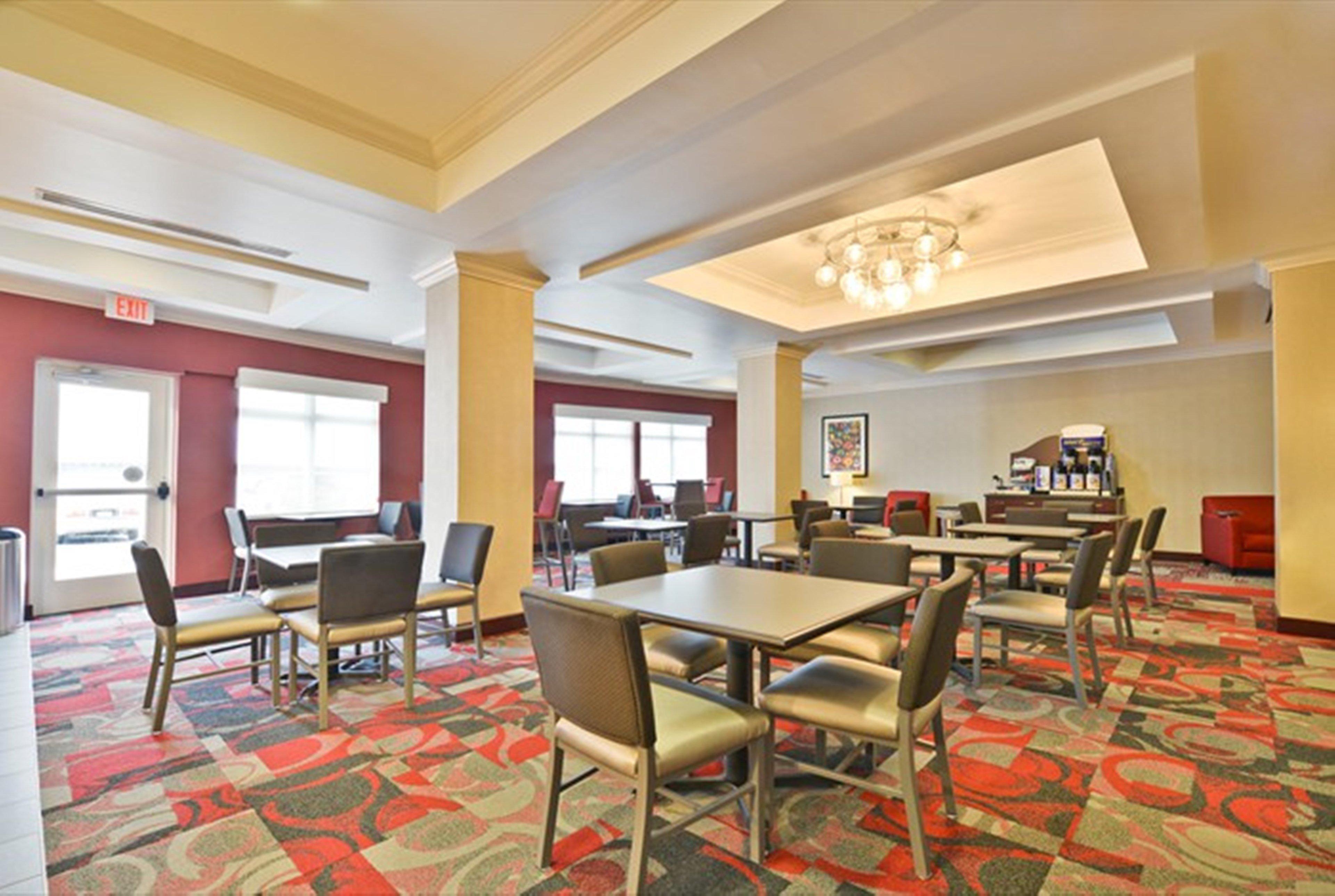 Holiday Inn Express & Suites Utica By Ihg Luaran gambar