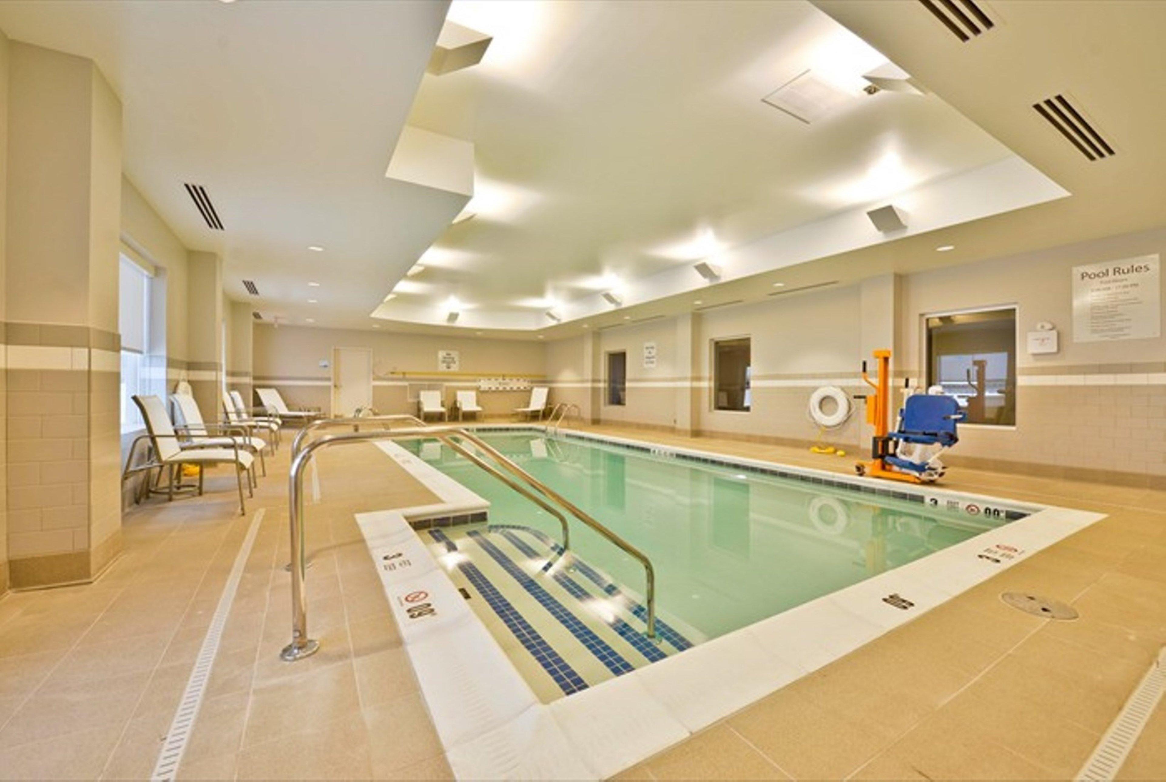 Holiday Inn Express & Suites Utica By Ihg Luaran gambar