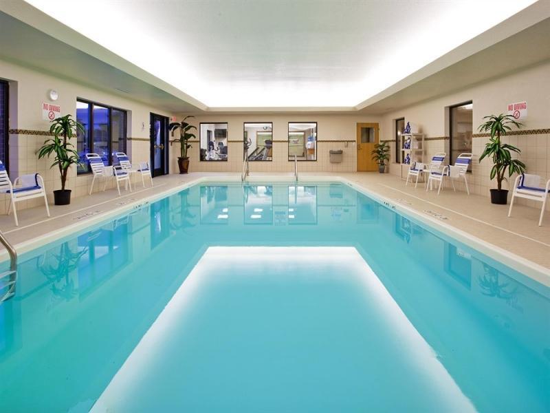 Holiday Inn Express & Suites Utica By Ihg Luaran gambar