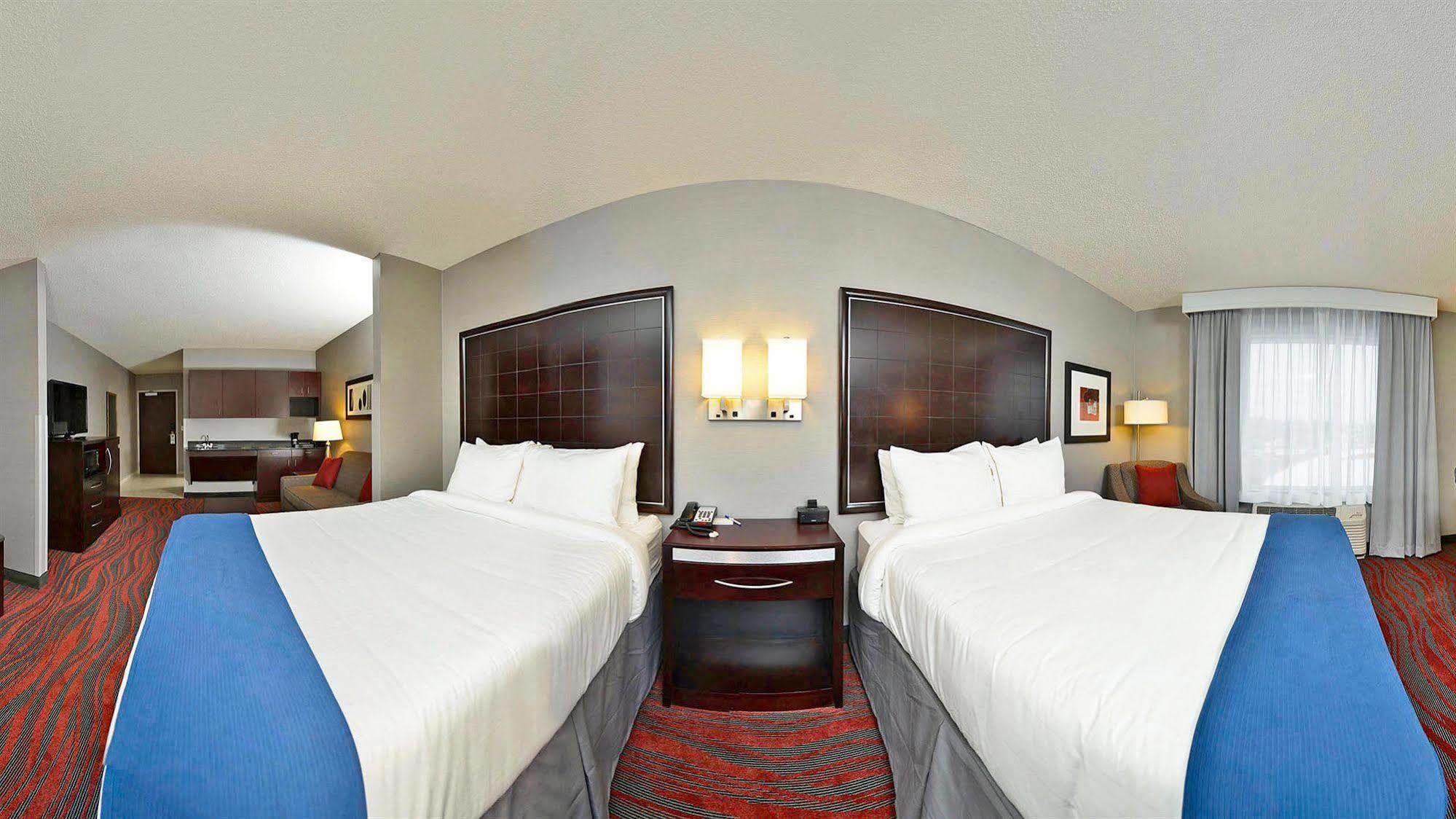 Holiday Inn Express & Suites Utica By Ihg Luaran gambar