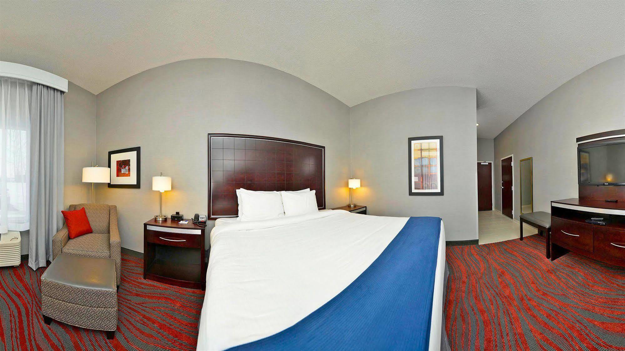 Holiday Inn Express & Suites Utica By Ihg Luaran gambar